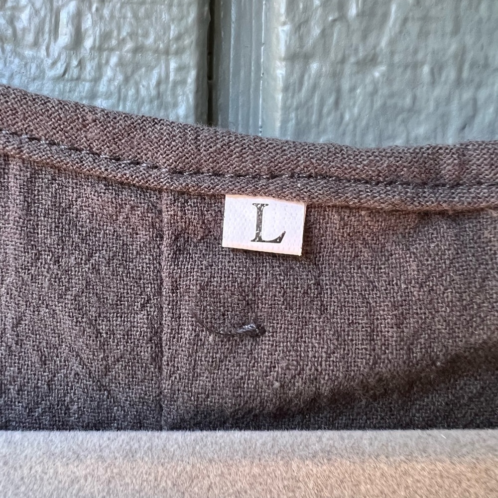 Gray Cropped Ruffles & Buttons Tank Top - Picture 5 of 11